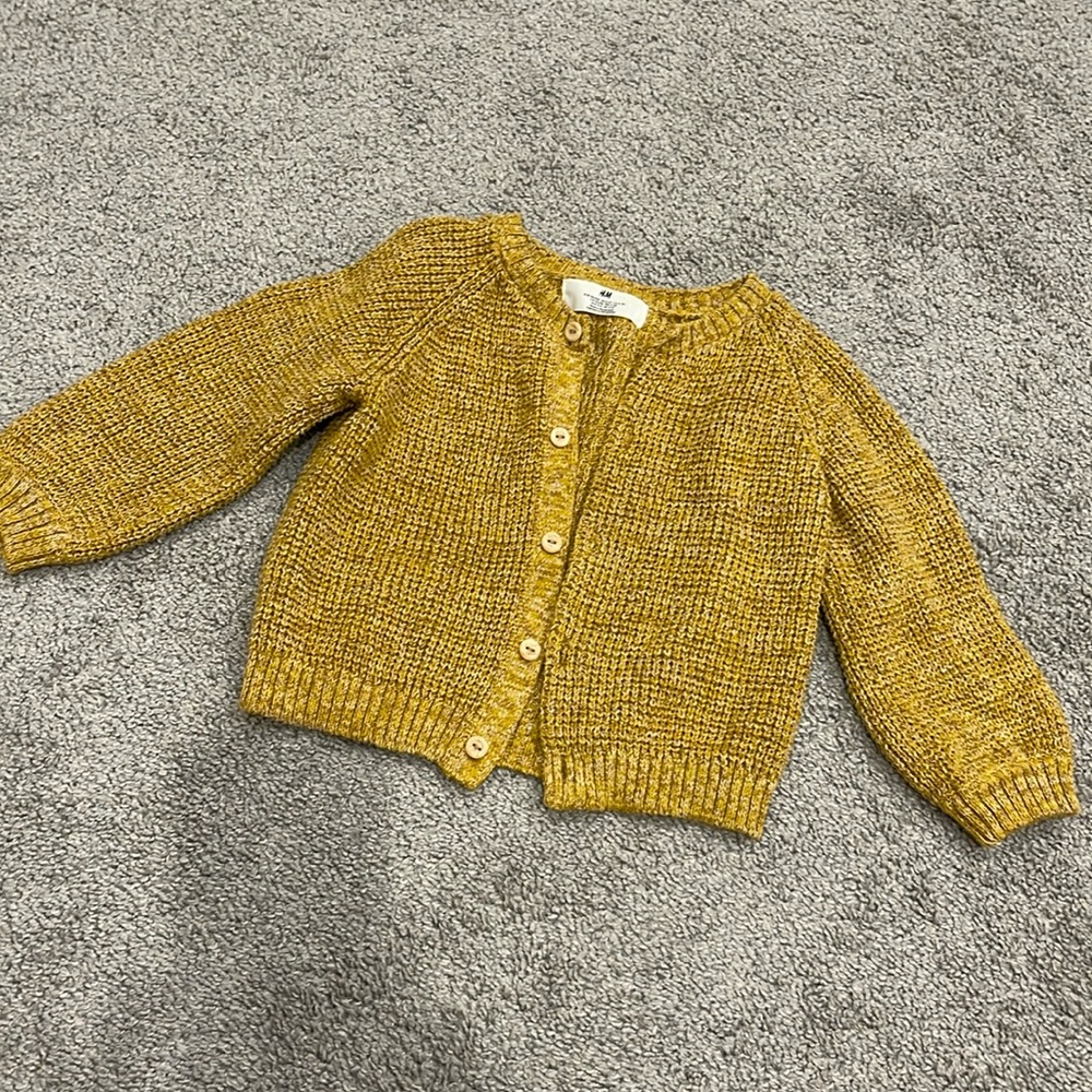 H&M cardigan, great condition, size 3/4 toddler